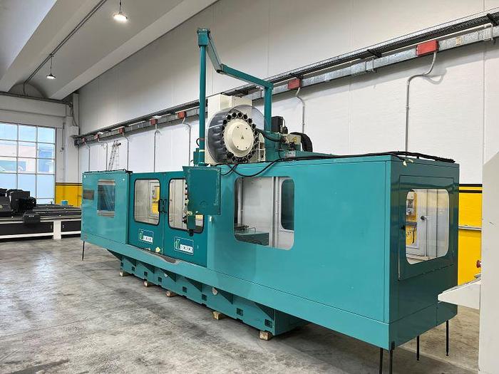 Usato FRESATRICE 5 ASSI DEBER DYNAMIC 2 CNC SELCA S 3045 D ANNO 2001