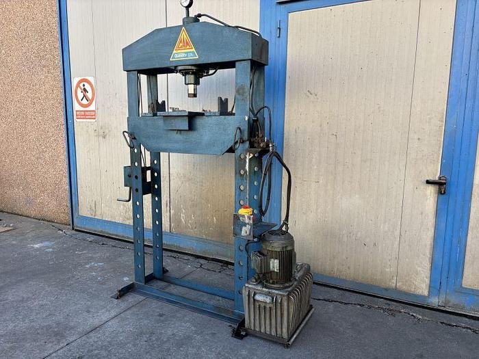 Used PRESSA IDRAULICA CAM TON. 30