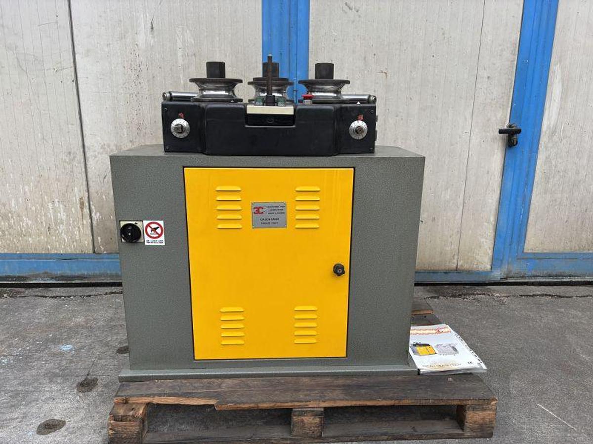 Usato CALANDRA CURVAPROFILI 3C MOD. ARCOLL CR/130 ORIZZONTALE