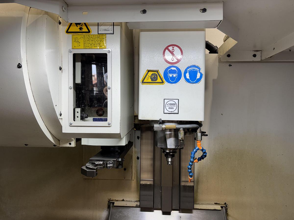 Usato CENTRO DI LAVORO MAG FADAL CNC FANUC ANNO 2009.