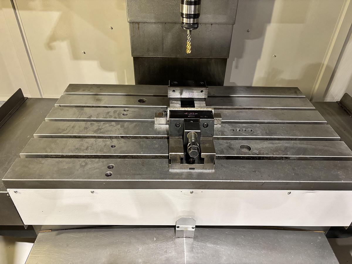 Usato CENTRO DI LAVORO AWEA BM - 850 CNC FANUC