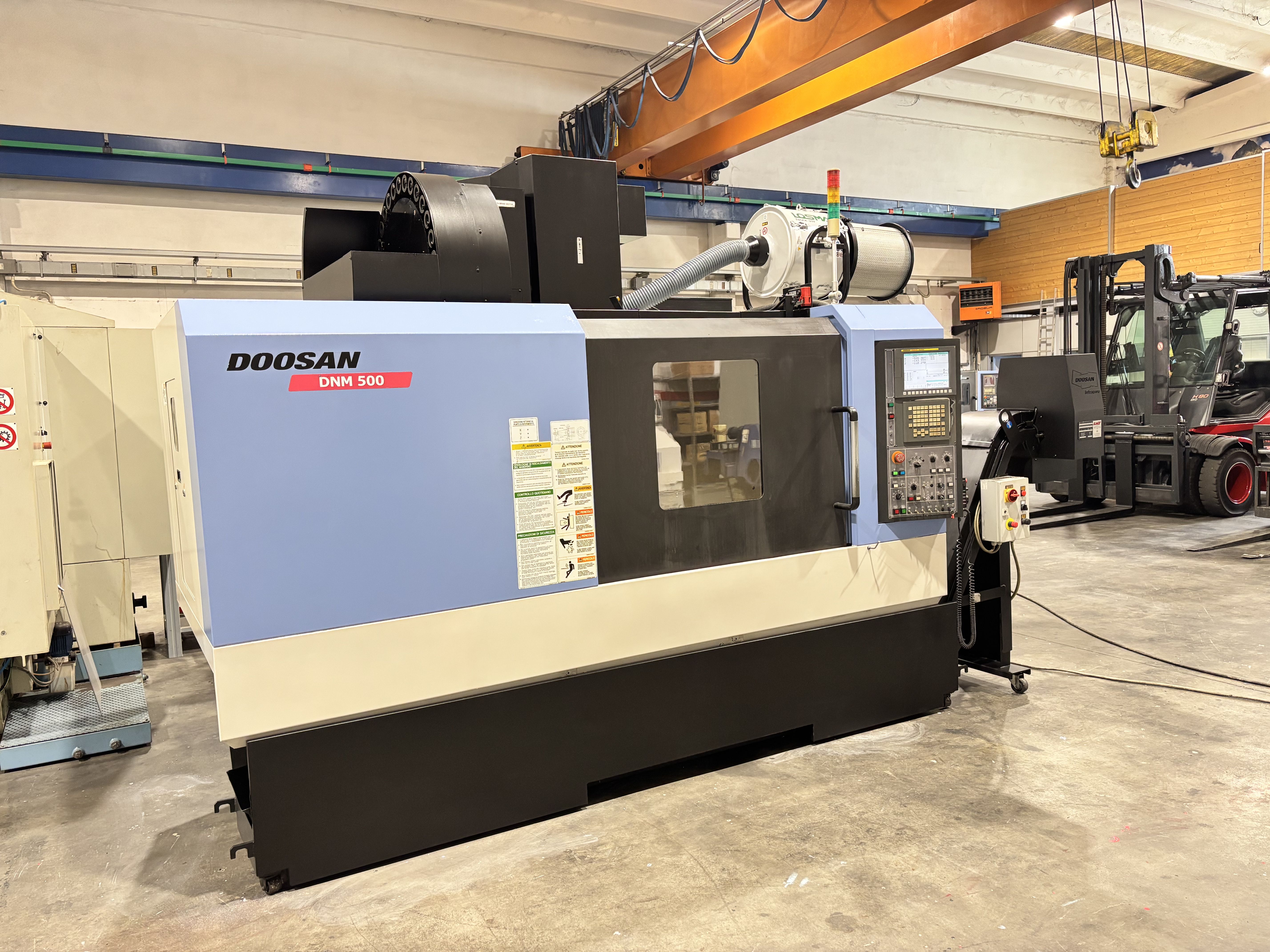 Usato CENTRO DI LAVORO DOOSAN DNM 500 CNC FANUC ANNO 2012