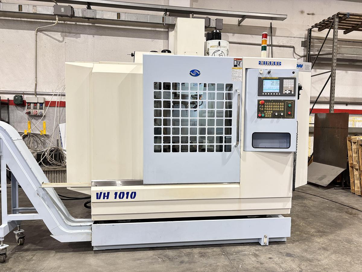 Usato CENTRO DI LAVORO NIKKEI VH 1010 CNC FANUC ANNO 2015