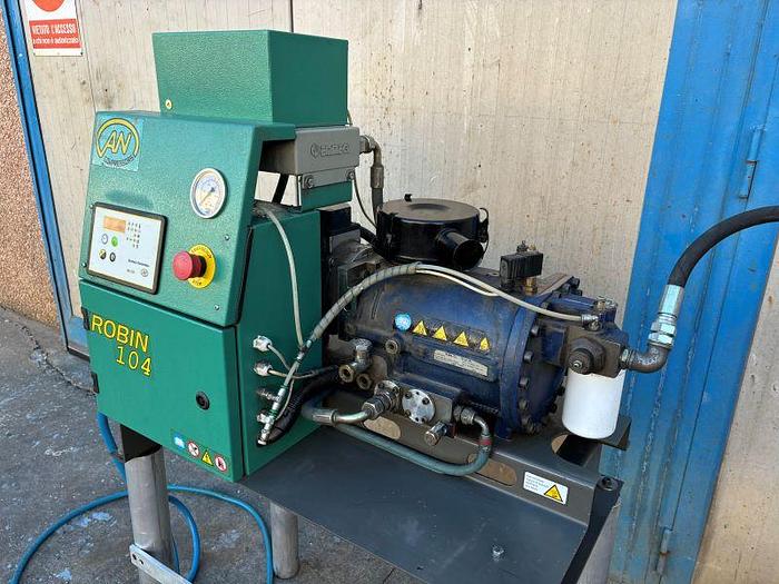 Used COMPRESSORE ROBIN 104