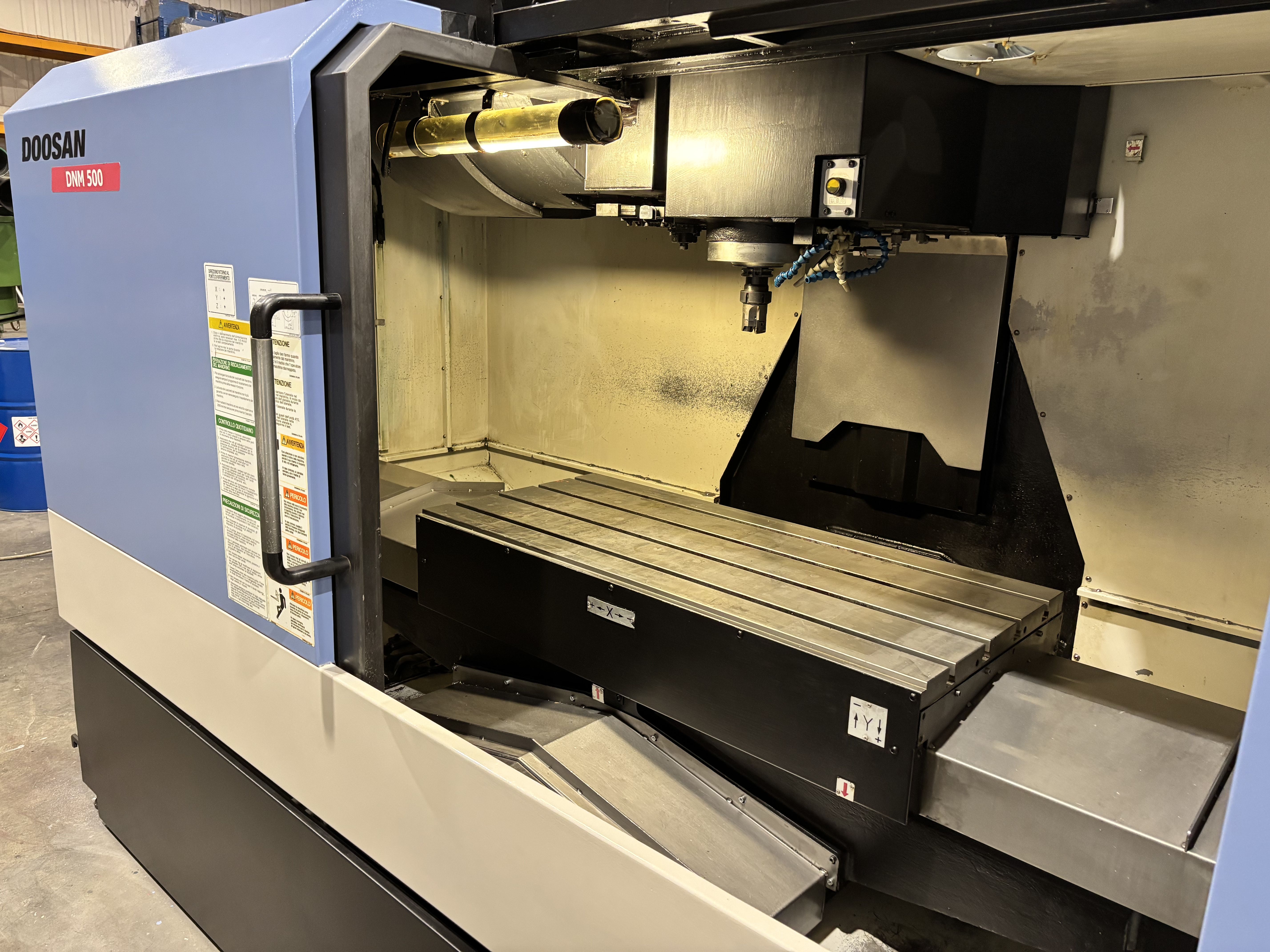 Usato CENTRO DI LAVORO DOOSAN DNM 500 CNC FANUC ANNO 2012