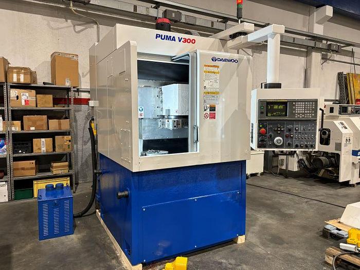 Used TORNIO VERTICALE DAEWOO V - 300 CNC FANUC 18 - T ANNO 2001