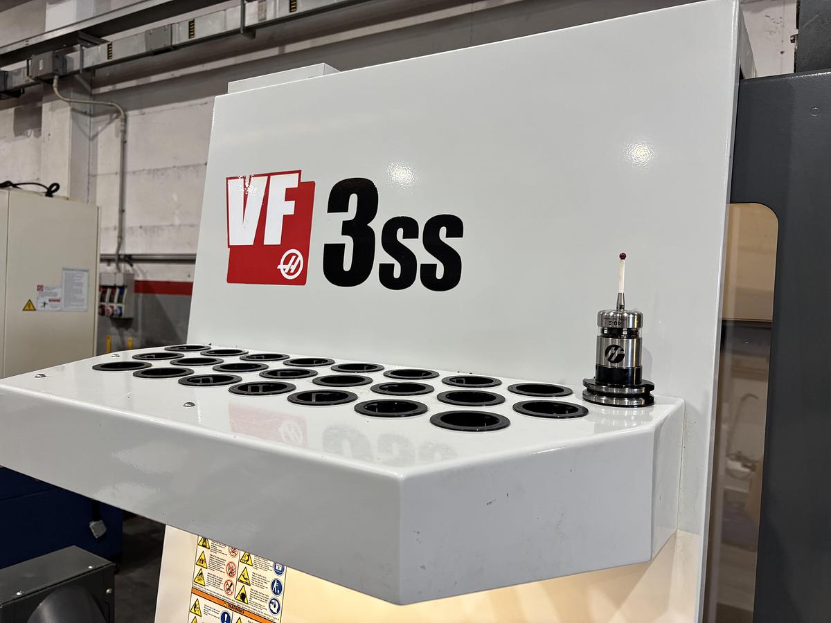 Usato CENTRO DI LAVORO HAAS VF - 3 SS ANNO 2014 / 5 ASSI