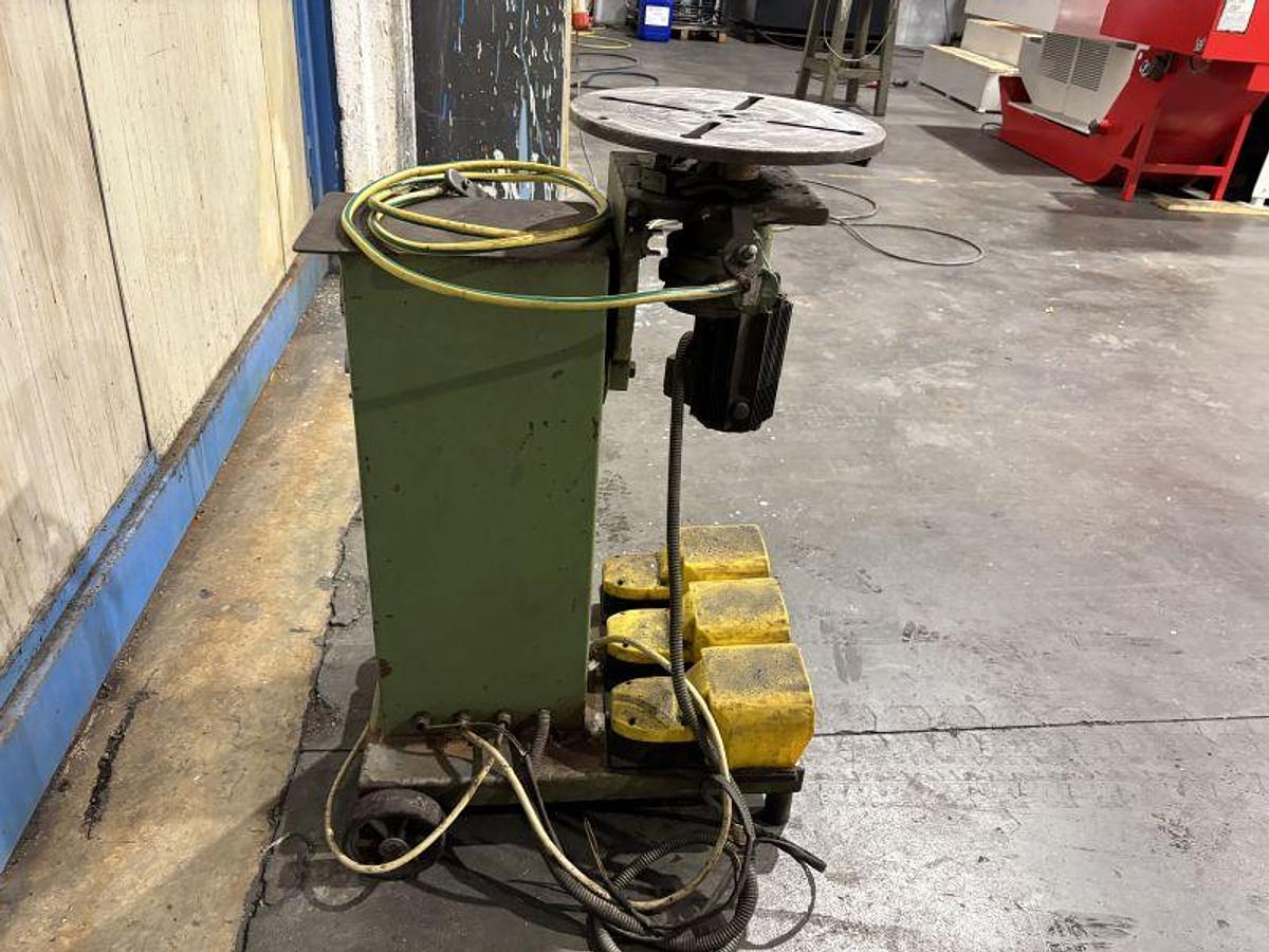 Usato POSIZIONATORE DI SALDATURA COVEMA 220 V