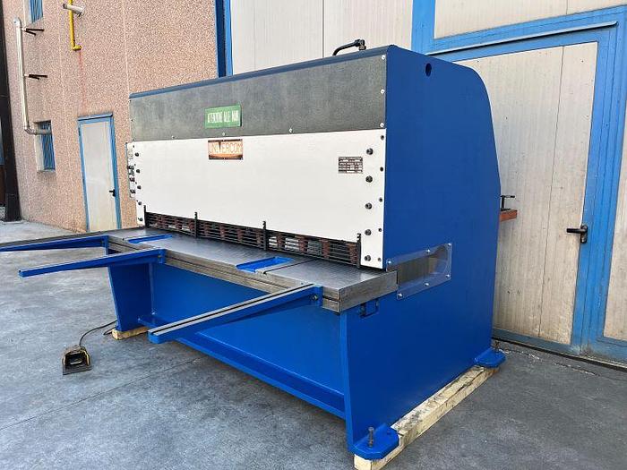 Usato CESOIA UNIVERCOM 2.000 mm x 6 mm Spessore Taglio