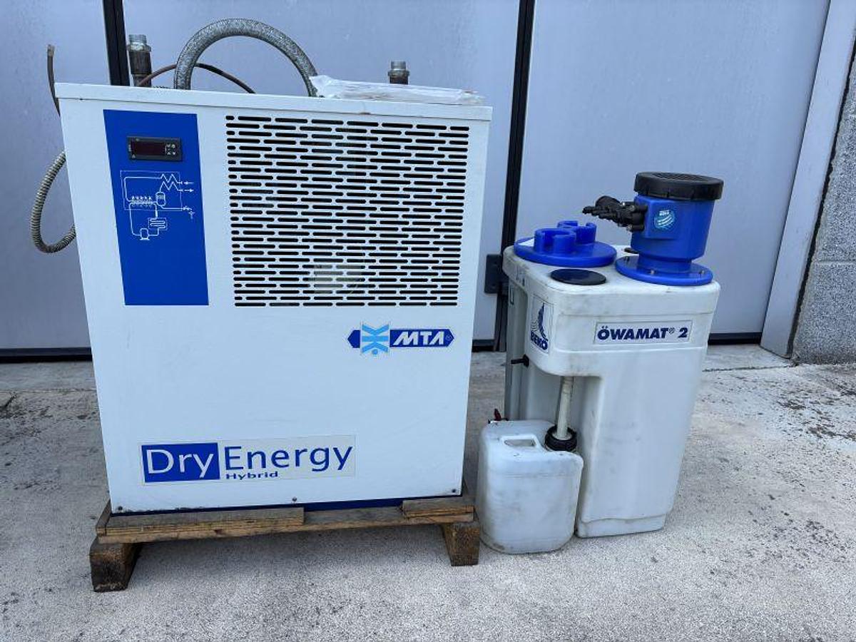 Usato COMPRESSORE CECCATO CSA 15 CON ESSICATORE ANNO 2011