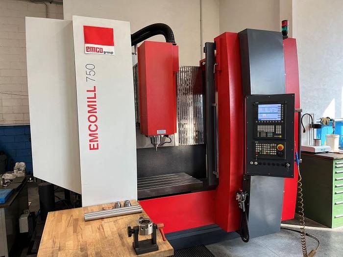 Usato CENTRO DI LAVORO EMCOMILL ANNO 2015