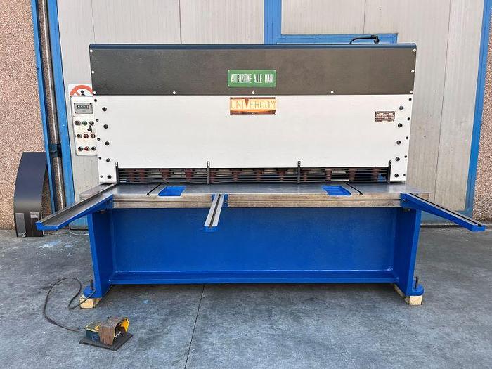 Usato CESOIA UNIVERCOM 2.000 mm x 6 mm Spessore Taglio