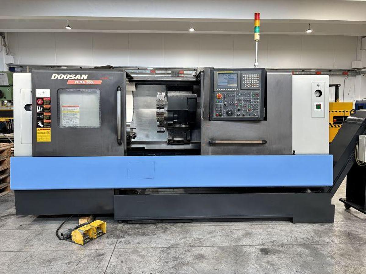 Usato TORNIO DOOSAN 280 L - ANNO 2012