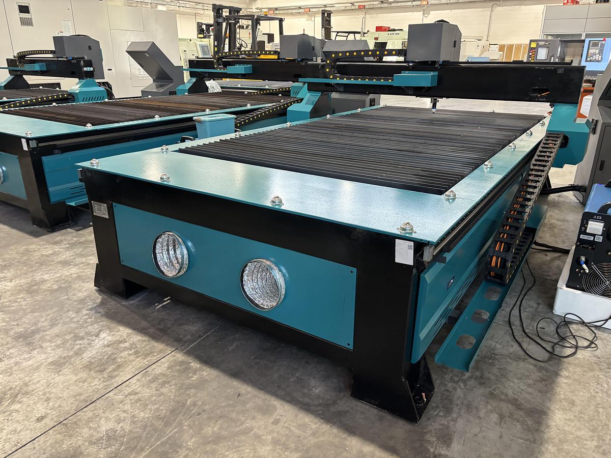 Usato TAGLIO PLASMA STARTFIRE  3.000 mm x 1.500 mm GENERATORE 120 A.