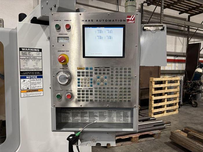 Usato CENTRO DI LAVORO HAAS VF - 2 ANNO 2008