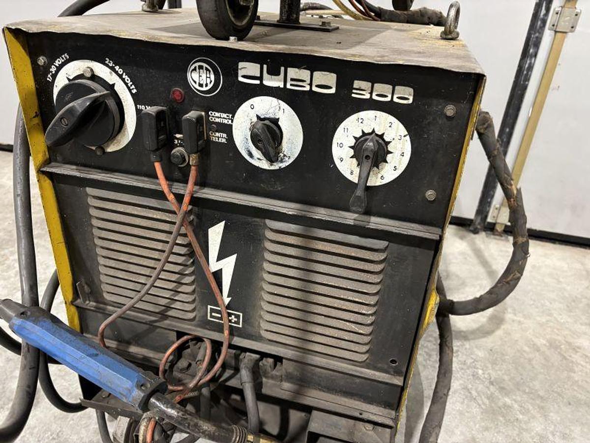 Usato SALDATRICE A FILO CEA 300 A