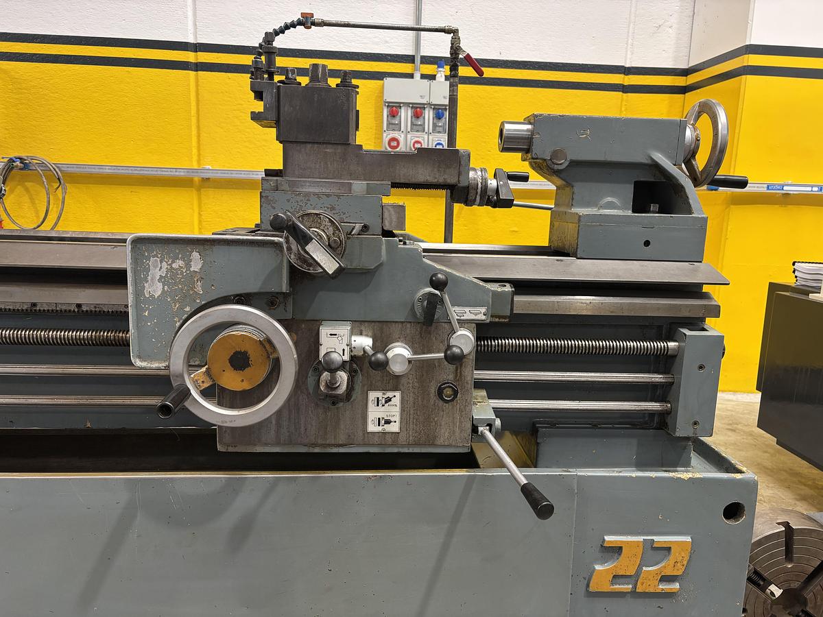 Usato TORNIO PARALLELO BMP VOGHERA 22 / P.B. 105 mm