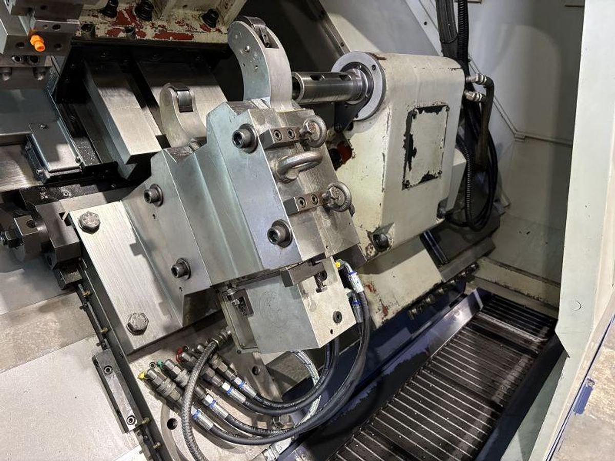 Usato TORNIO HWACHEON HI - TECH 300 CNC FANUC 18i-TB