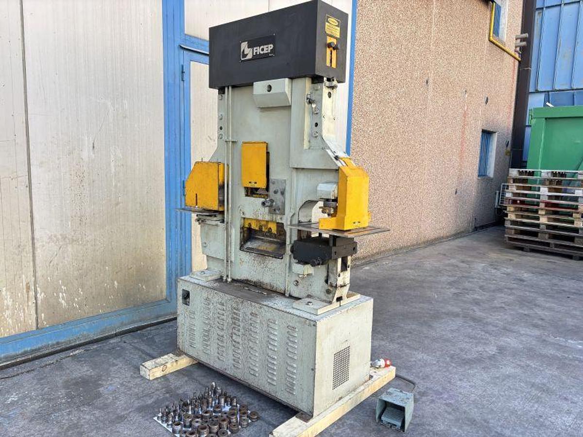 Usato PUNZONATRICE FICEP 604 N ACCESSORIATA
