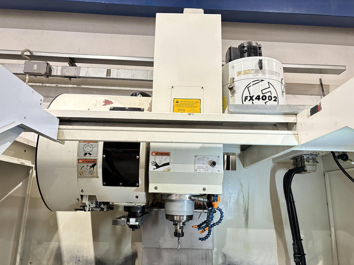 Usato CENTRO DI LAVORO NIKKEI VH 1010 CNC FANUC ANNO 2015