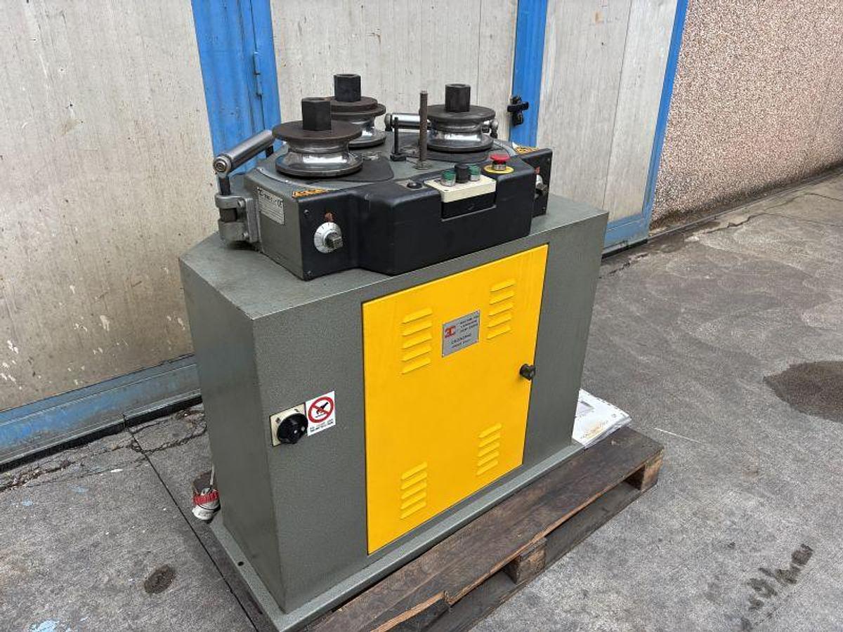 Usato CALANDRA CURVAPROFILI 3C MOD. ARCOLL CR/130 ORIZZONTALE