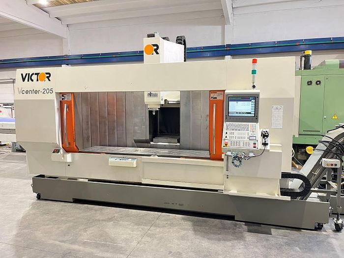 Usato CENTRO DI LAVORO VICTOR MOD. VCENTER - 205 CNC HEIDENHAIN 530 ANNO 2007