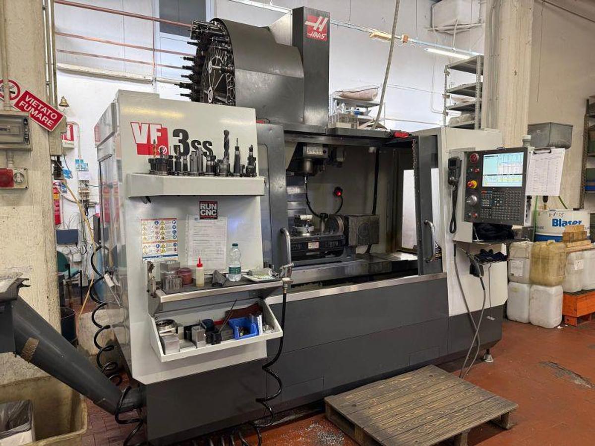 Usato CENTRO DI LAVORO HAAS VF - 3 SS ANNO 2014