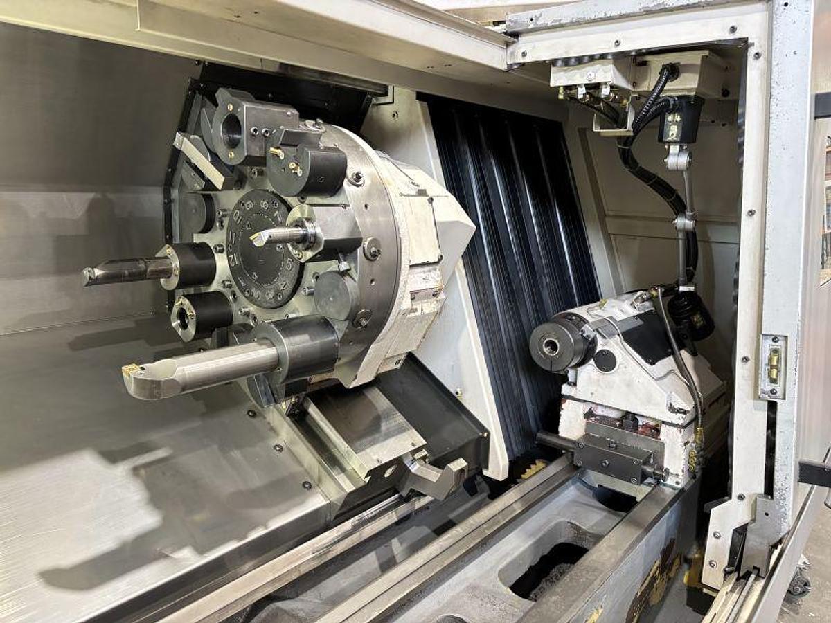 Usato TORNIO OKUMA GENOS L300E - MOTORIZZATO ANNO 2012.