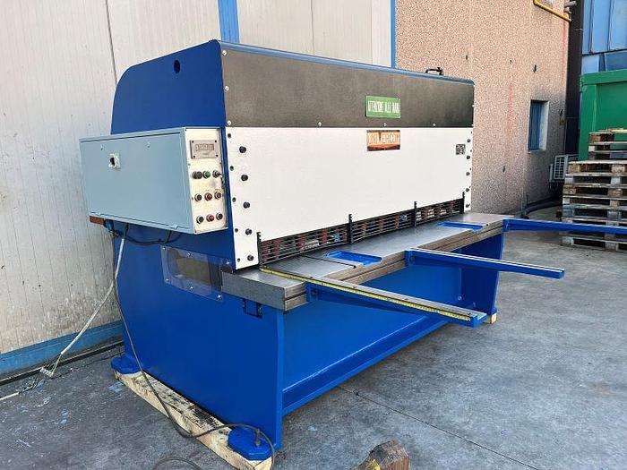 Usato CESOIA UNIVERCOM 2.000 mm x 6 mm Spessore Taglio