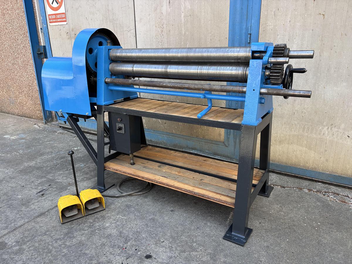 Usato CALANDRA ELETTRICA 1 METRO X 3 mm SP.