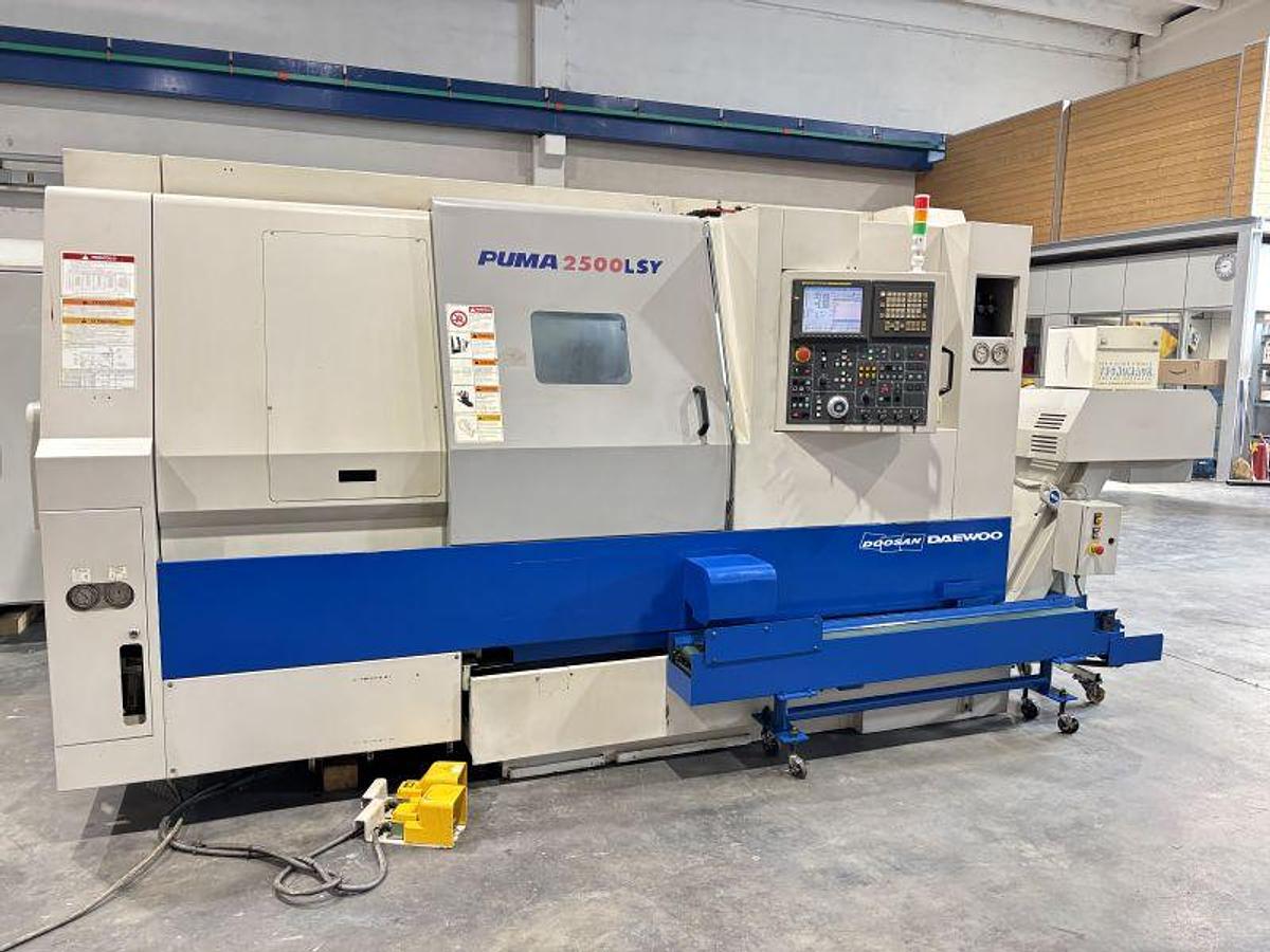 Usato TORNIO DAEWOO PUMA 2500 LSY CNC FANUC SERIES 18i-TB ANNO 2005