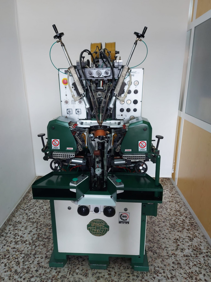 Used HEEL SEAT AND SIDE LASTING MACHINE