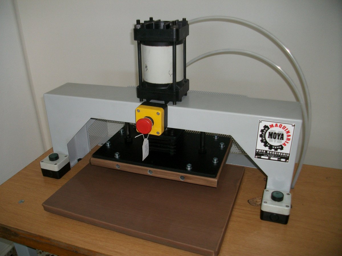 Used COUPLING SHOE MACHINE