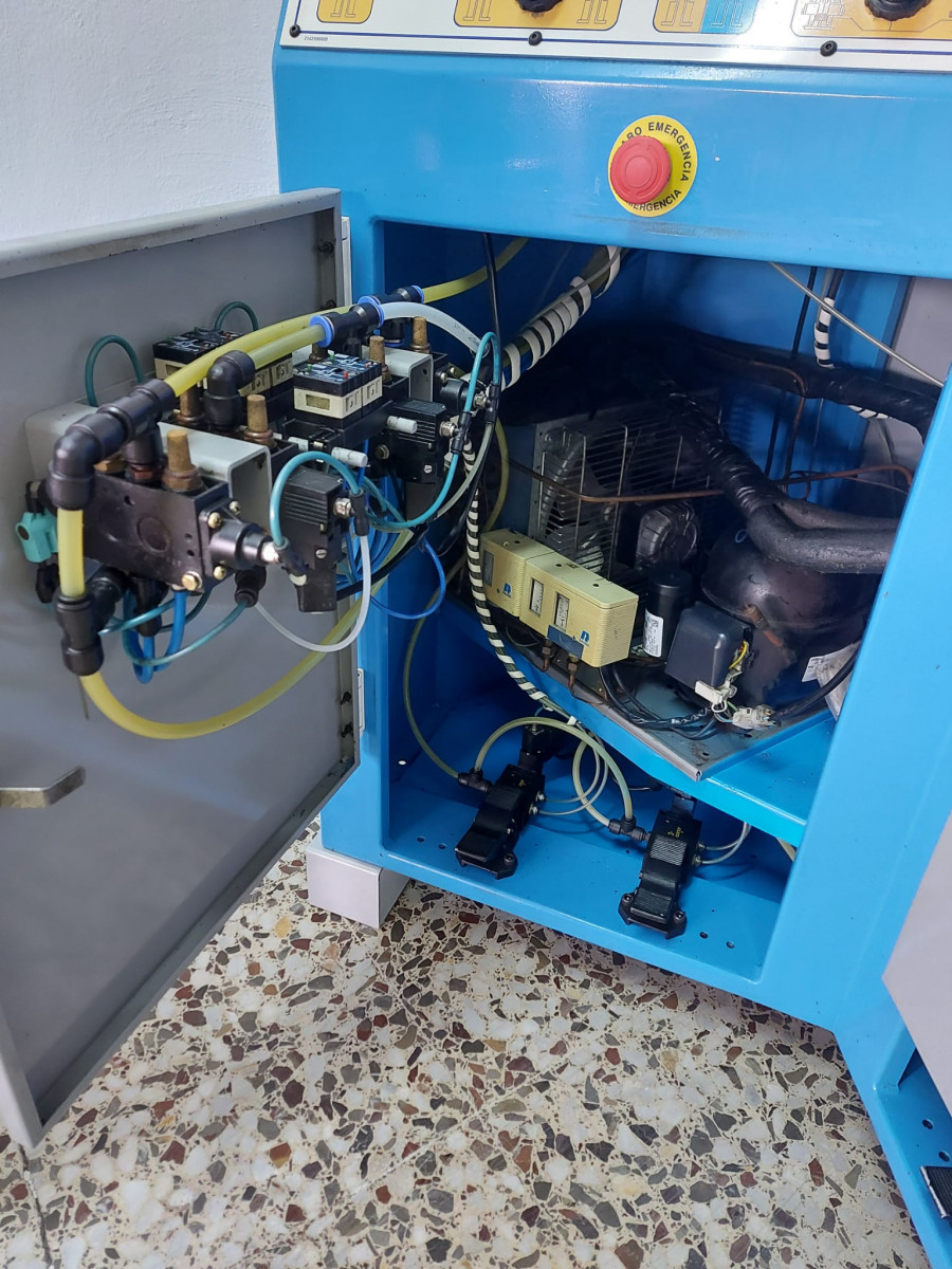 Usado MÁQUINA DE MOLDEAR TALONES, MARCA NORBA, MODELO NP95, REF. MQ6998