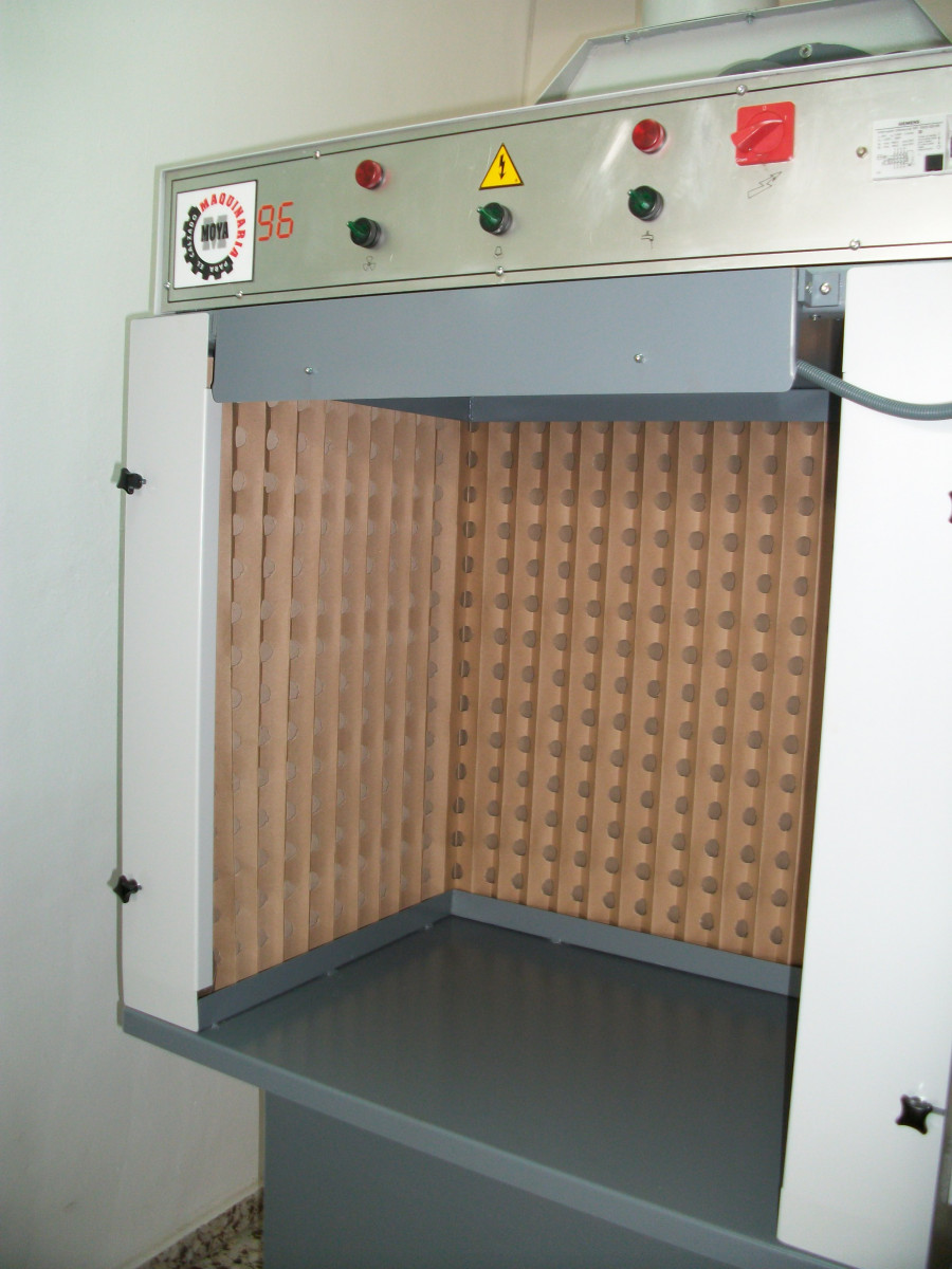 Used SPRAY BOOTH SHOE MACHINE