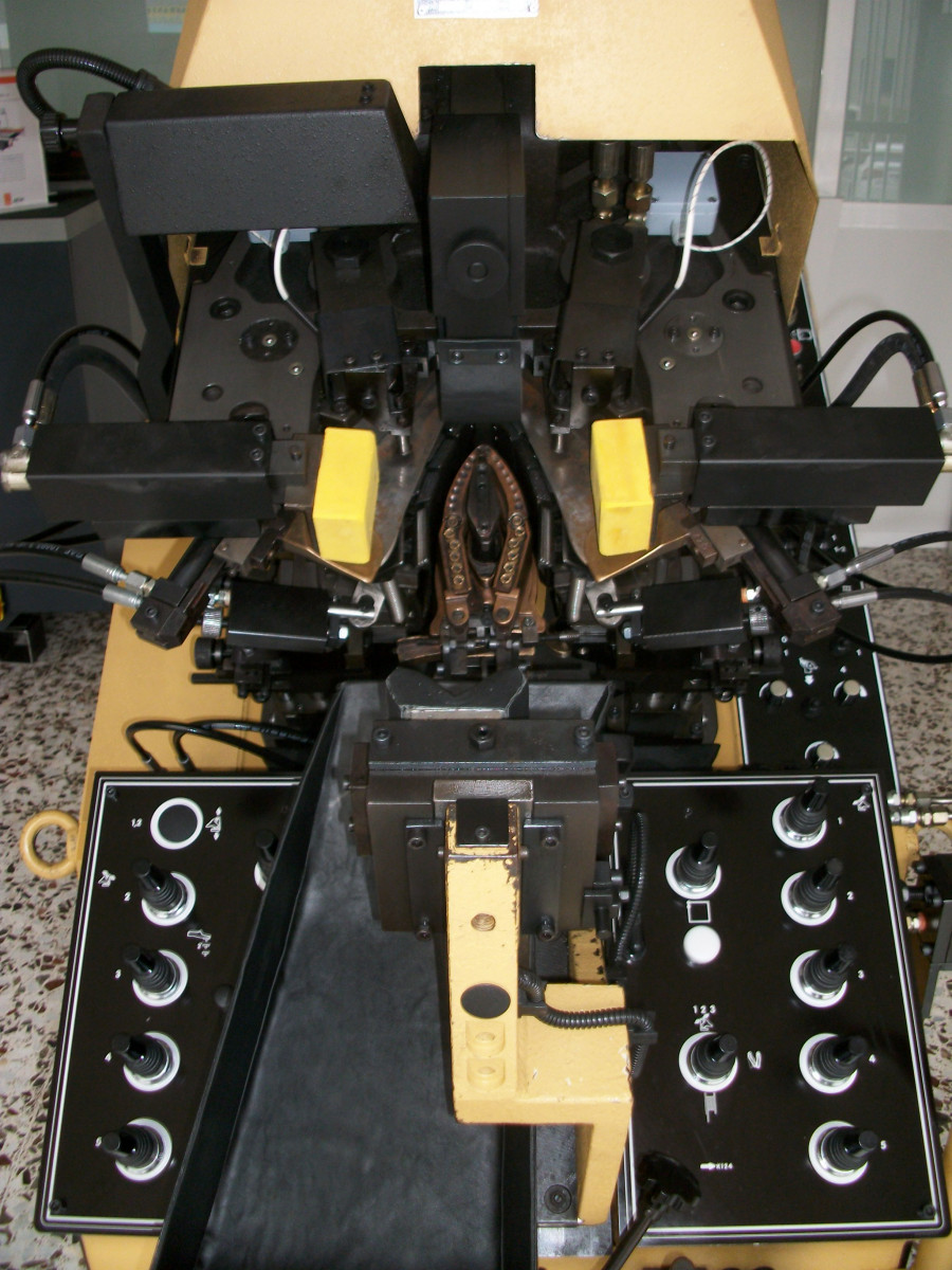 Used TOE LASTING MACHINE