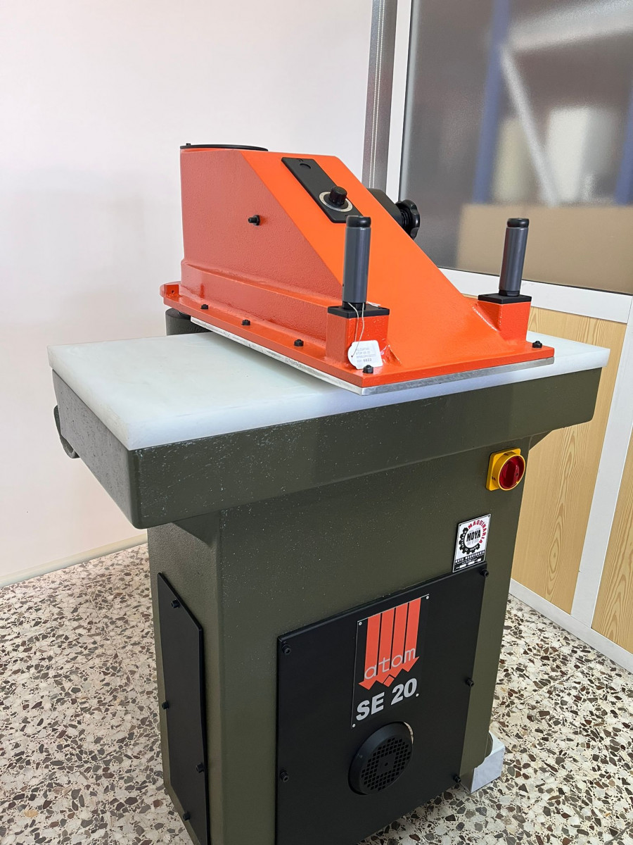 Usado MÁQUINA DE CORTAR, MARCA ATOM, MODELO SE20