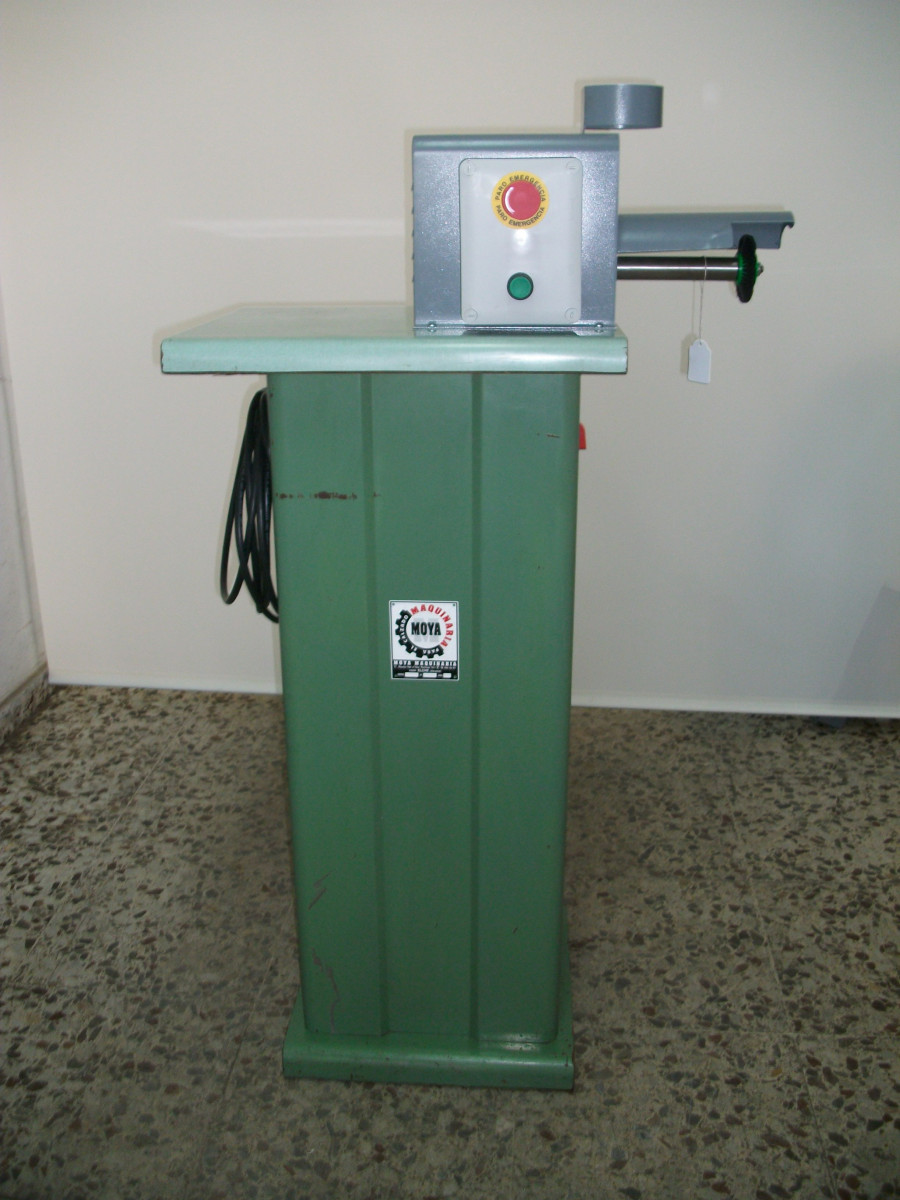 Used SHOE EDGE CLEANING MACHINE