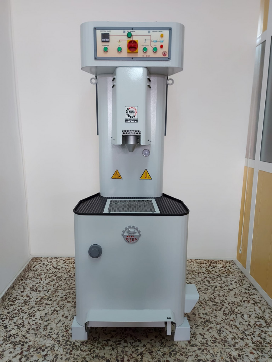 Usado MÁQUINA SACAR ARRUGAS, MARCA GIL RIERA, MODELO K30, REF. MQ6428