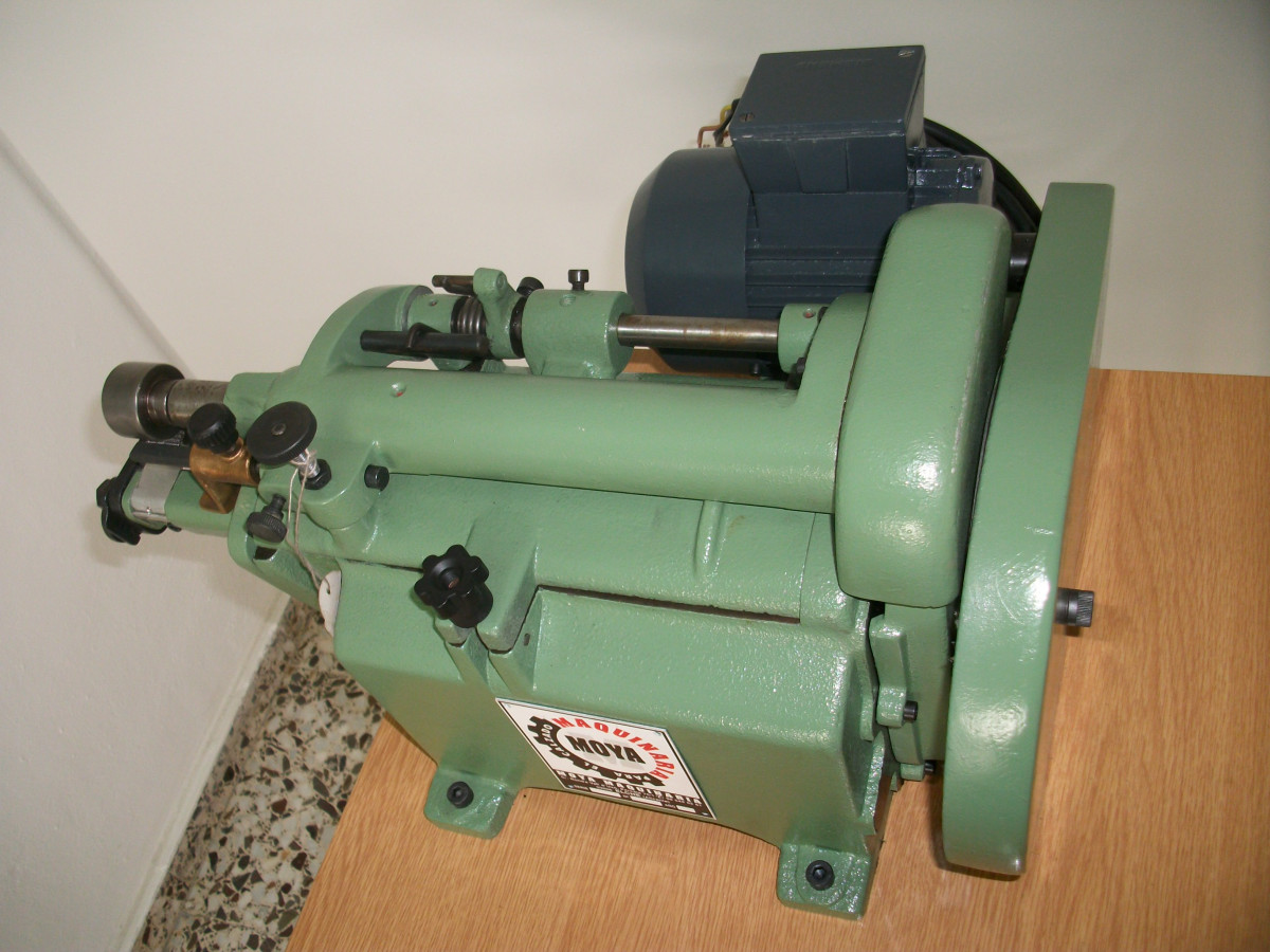 Used STRONG GLUING MACHINE WITH ROLLERS