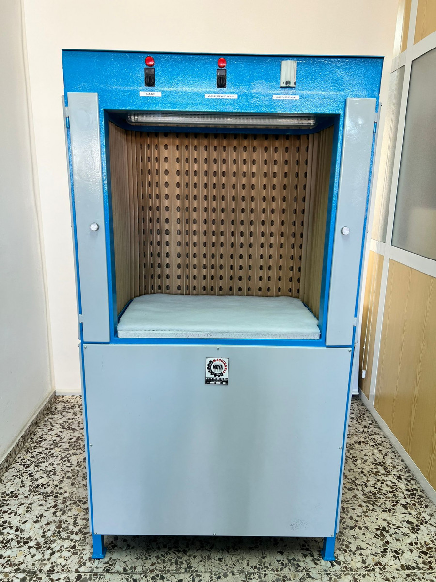 Usado CABINA DE DIFUMINAR FILTROS SECOS, MARCA CERDA, MODELO 2004/4.04, REF. MQ7341