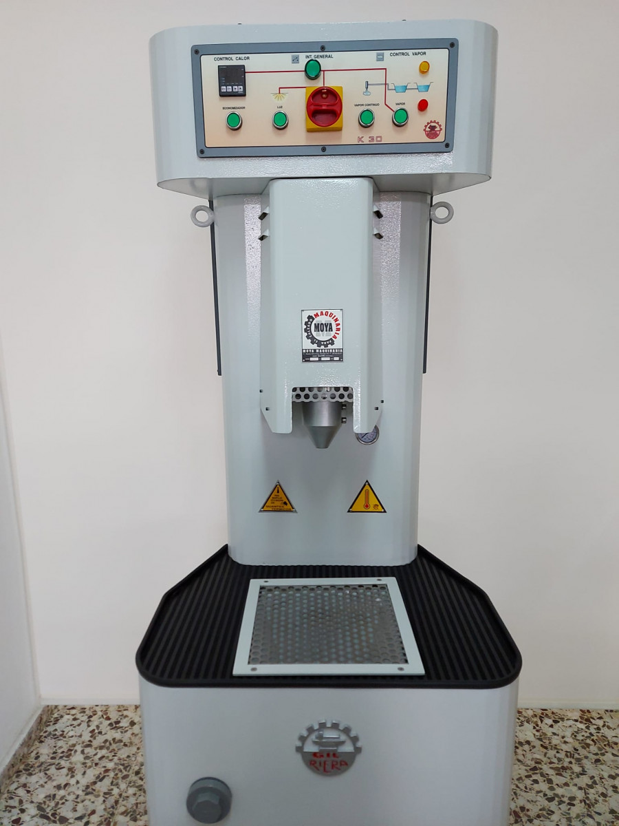 Usado MÁQUINA SACAR ARRUGAS, MARCA GIL RIERA, MODELO K30, REF. MQ6428