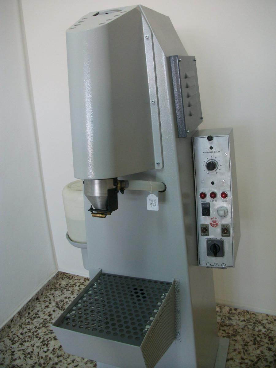 Usado MAQUINA DE SACAR ARRUGAS, MARCA GIL RIERA, MODELO K-21