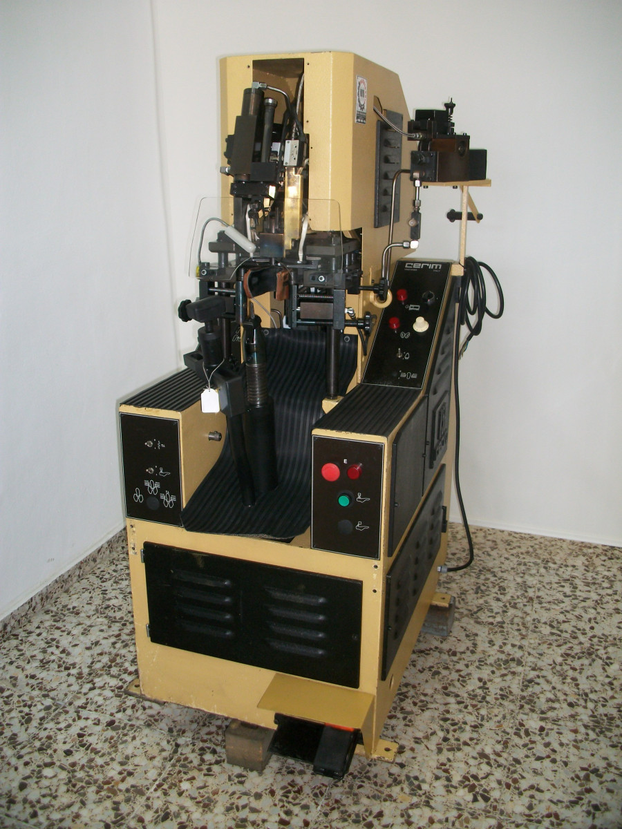 Usado MAQUINA DE MONTAR TALONES, MARCA CERIM, MODELO K-58, REF 6843