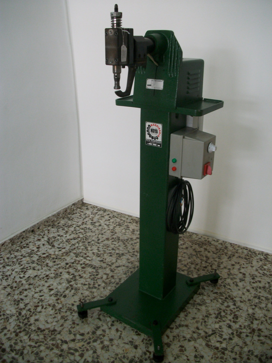 Usado MAQUINA PARA SENTAR COSTURAS, MARCA GOLLI, MODELO BS3, REF. MQ6770