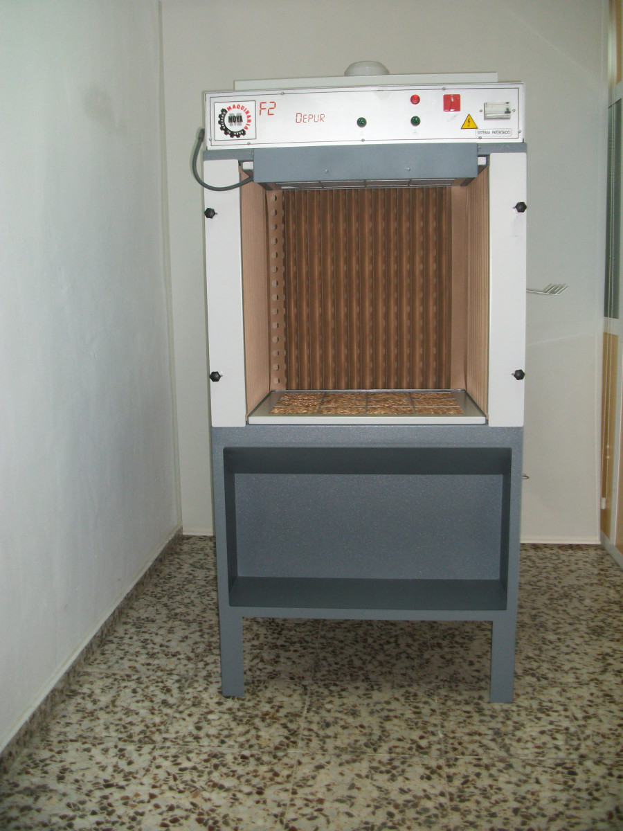 Used SPRAY BOOTH SHOE MACHINE