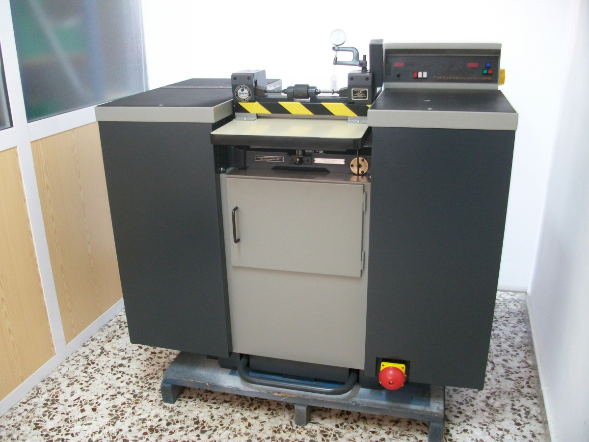 Usado MAQUINA DE DIVIDIR PIEL, MARCA FORTUNA