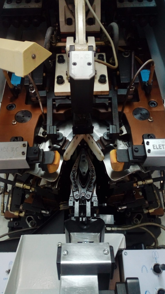 Used TOE LASTING MACHINE