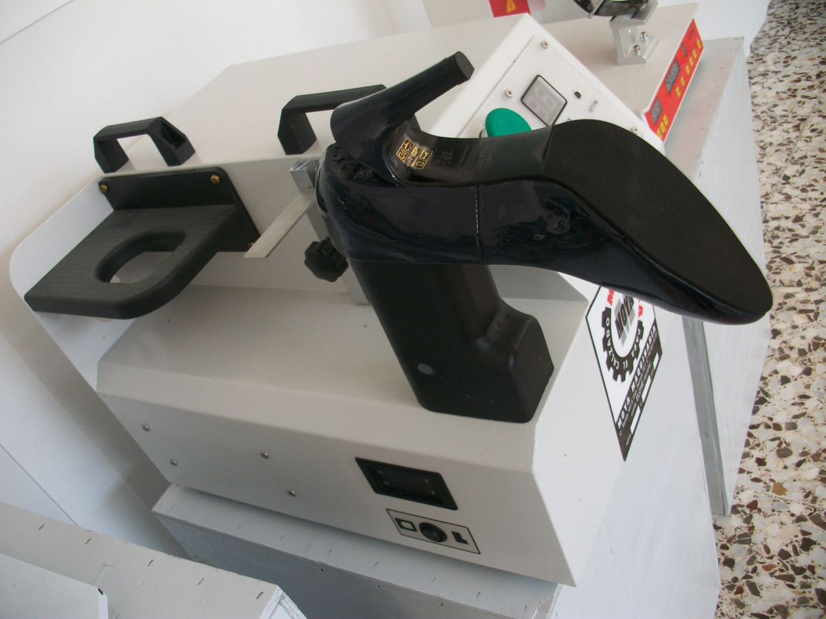 HEEL REMOVAL MACHINE