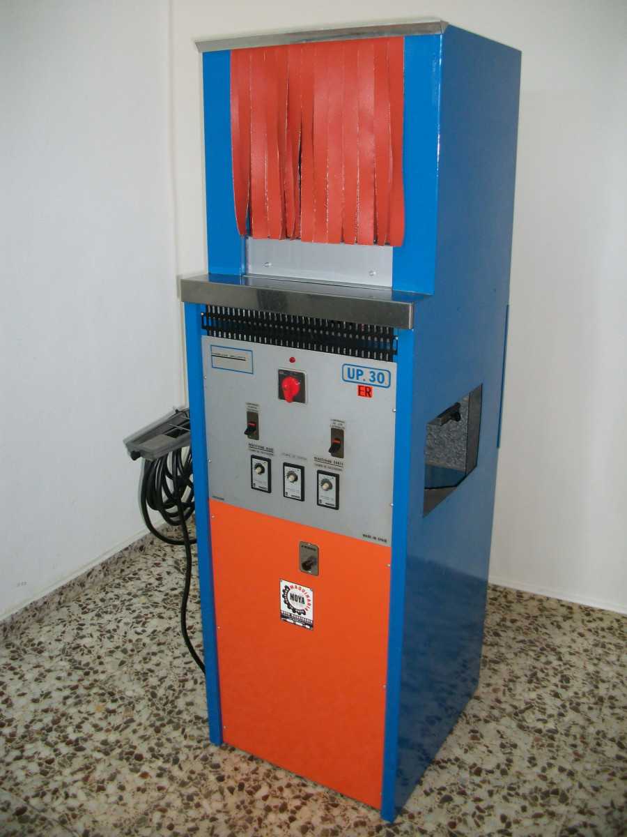 Usado REACTIVADOR DE PISOS, MARCA PLANELLAS BELLOSTA, MODELO UP-30ER, REF. MQ6002